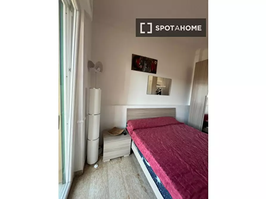 Immagine 3 di Camera condivisa in affitto  in Via Carmelo Onorato a Genova