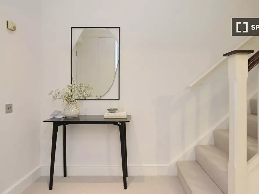 Immagine 16 di Appartamento in affitto  in Graces Mews a Paddington