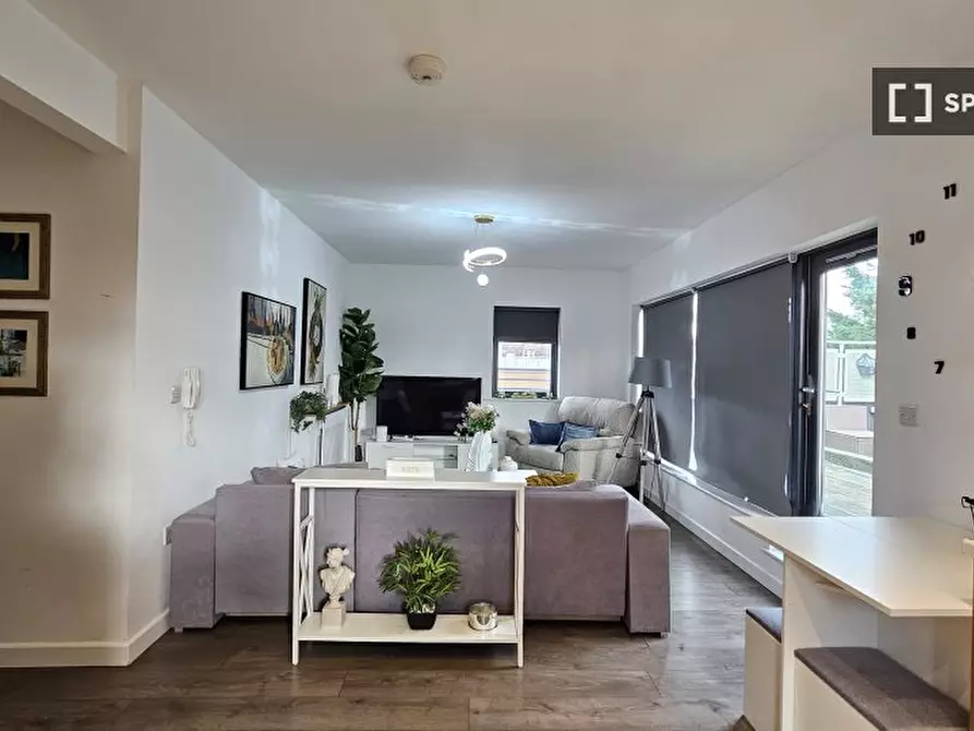 Immagine 9 di Appartamento in affitto  in Sunningdale Gardens a Brent