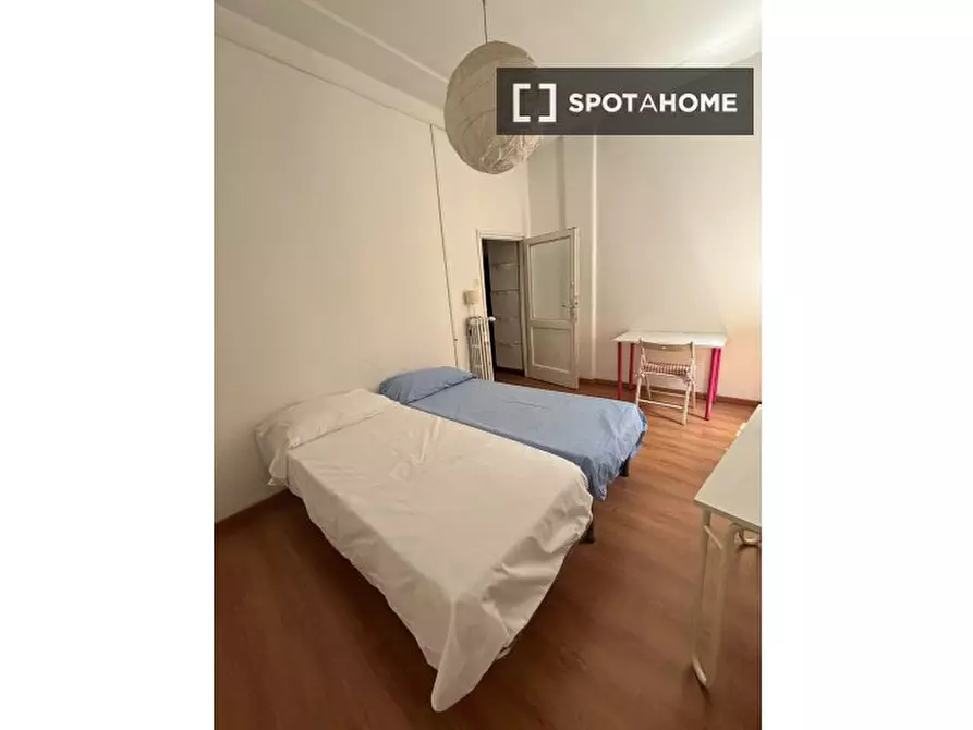 Immagine 1 di Camera condivisa in affitto  in Viale delle Provincie a Roma