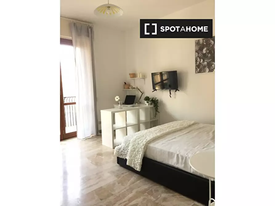 Immagine 3 di Camera condivisa in affitto  in Via Carlo Valvassori Peroni a Milano