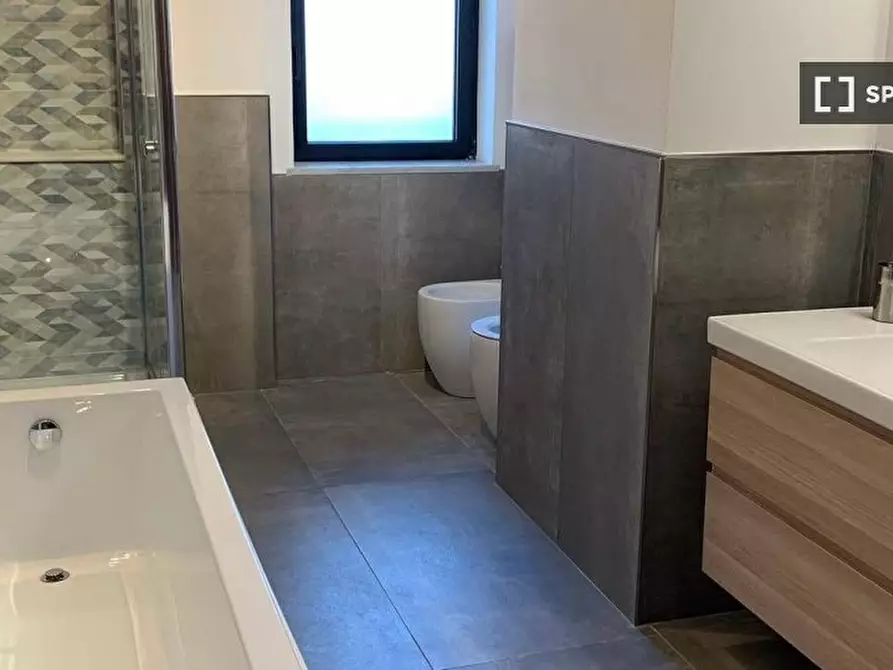 Immagine 13 di Camera condivisa in affitto  in Via Pasquale Frustaci a Napoli