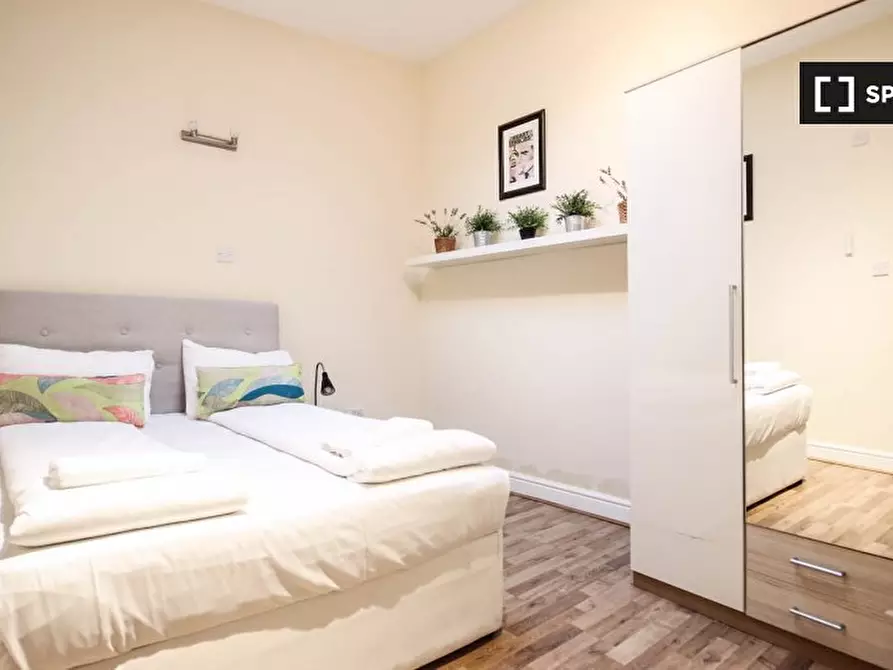 Immagine 5 di Appartamento in affitto  in Pratt St a Camden Town