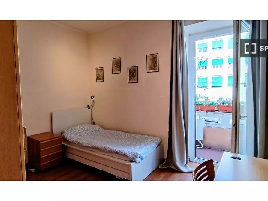 Immagine 4 di Camera condivisa in affitto  in Via delle Isole Curzolane a Roma