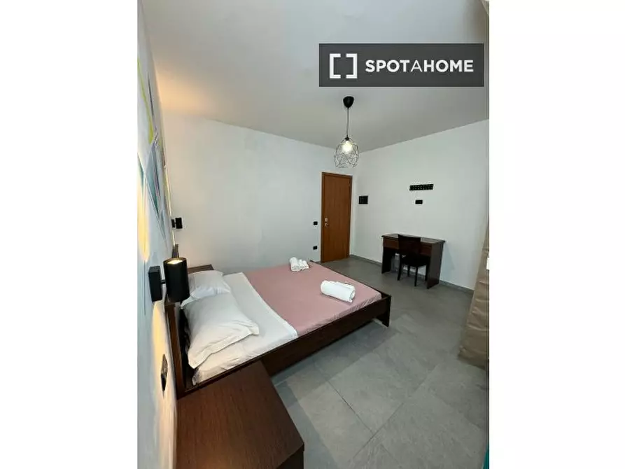 Immagine 3 di Camera condivisa in affitto  in Via Damaso Cerquetti a Roma