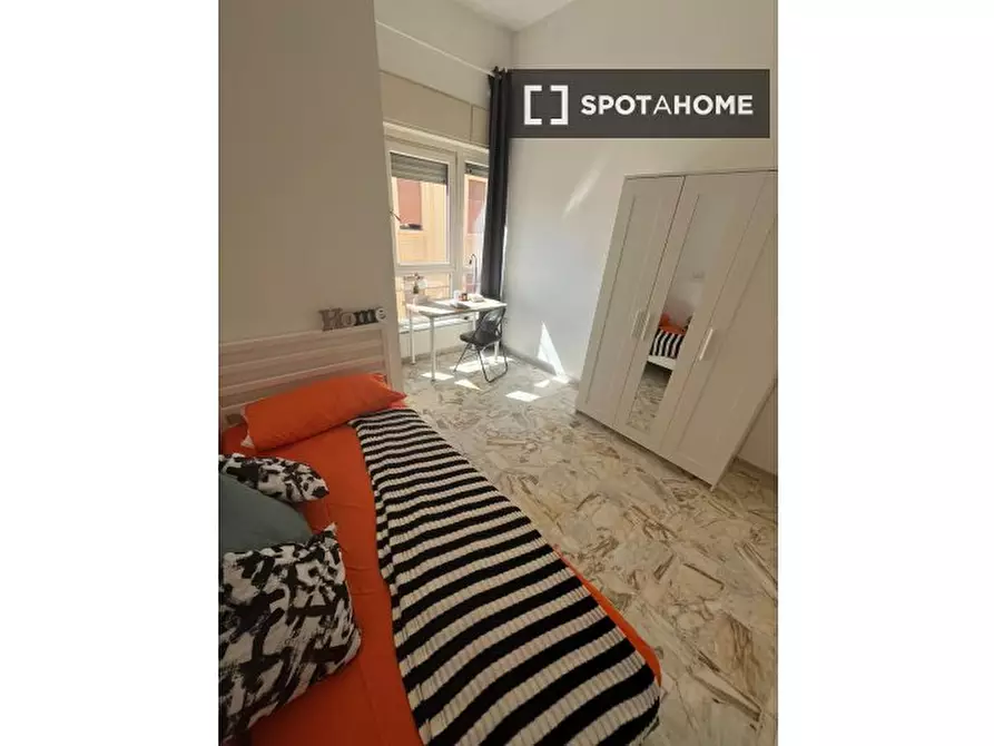 Immagine 1 di Camera condivisa in affitto  in Via Grazia Deledda a Cagliari