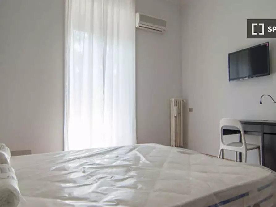 Immagine 3 di Camera condivisa in affitto  in PIAZZALE SUSA a Milano