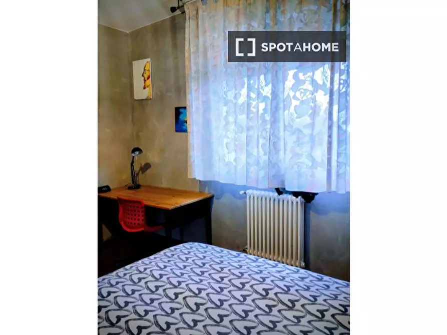 Immagine 2 di Camera condivisa in affitto  in Via della Libera Professione a Bologna