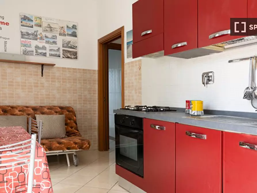 Immagine 17 di Appartamento in affitto  in Via delle Triremi a Roma