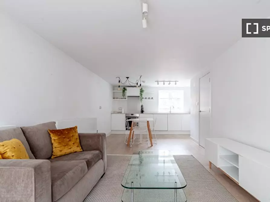 Immagine 1 di Appartamento in affitto  in Flat a 