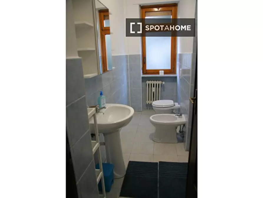 Immagine 6 di Camera condivisa in affitto  in Corso Peschiera a Torino