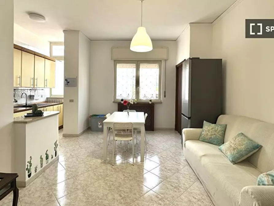 Immagine 8 di Camera condivisa in affitto  in Via Diocleziano n. a Casandrino