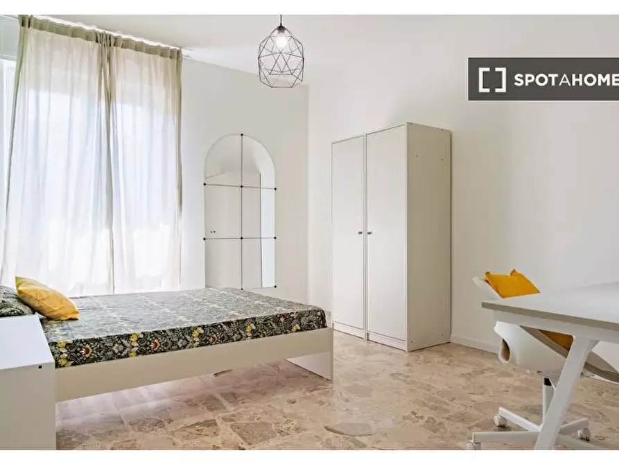 Immagine 2 di Camera condivisa in affitto  in Via G.B. Tiepolo a Cinisello Balsamo