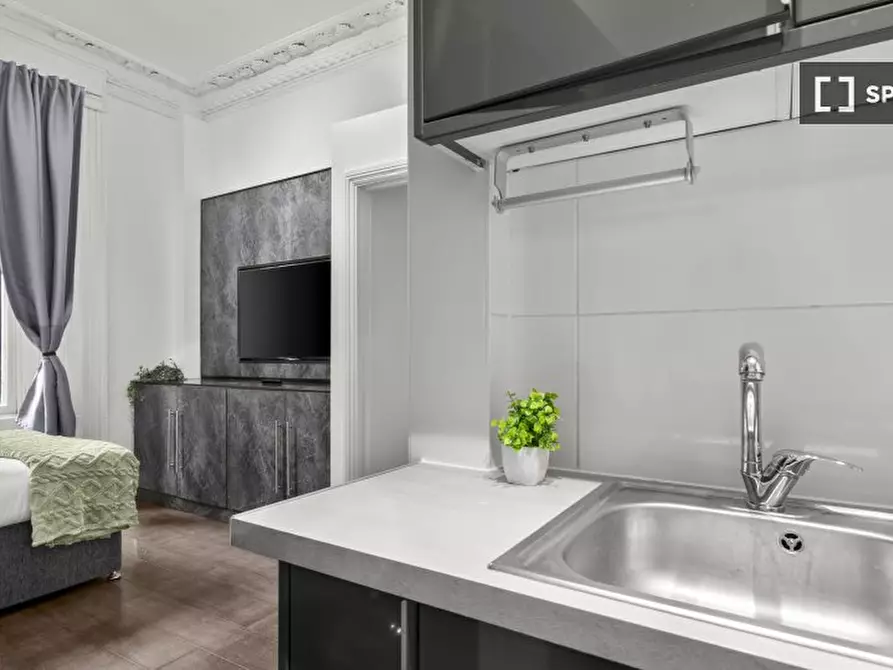 Immagine 4 di Ufficio in affitto  in Queensborough Terrace a Paddington