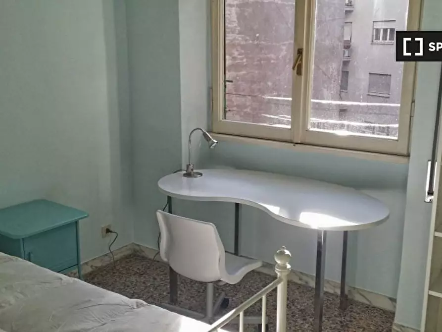 Immagine 2 di Camera condivisa in affitto  in Via Alba a Roma
