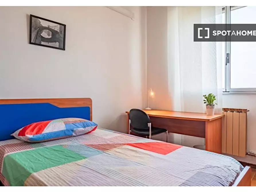 Immagine 2 di Camera condivisa in affitto  in Via Lodovico Il Moro a Milano