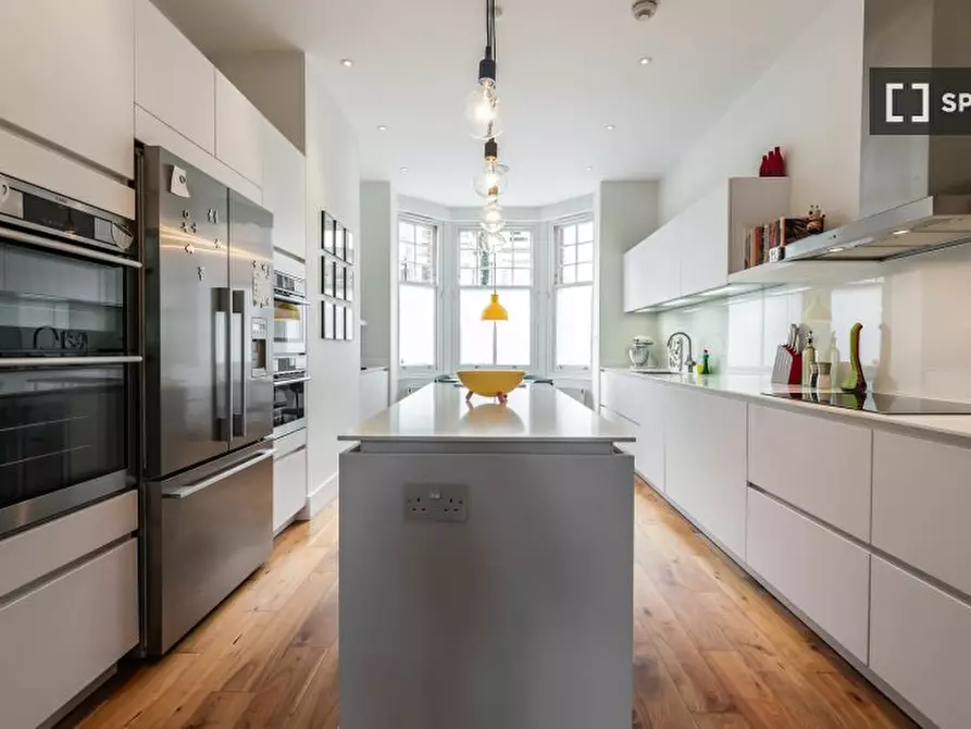 Immagine 3 di Appartamento in affitto  in Leathwaite Rd a Wandsworth