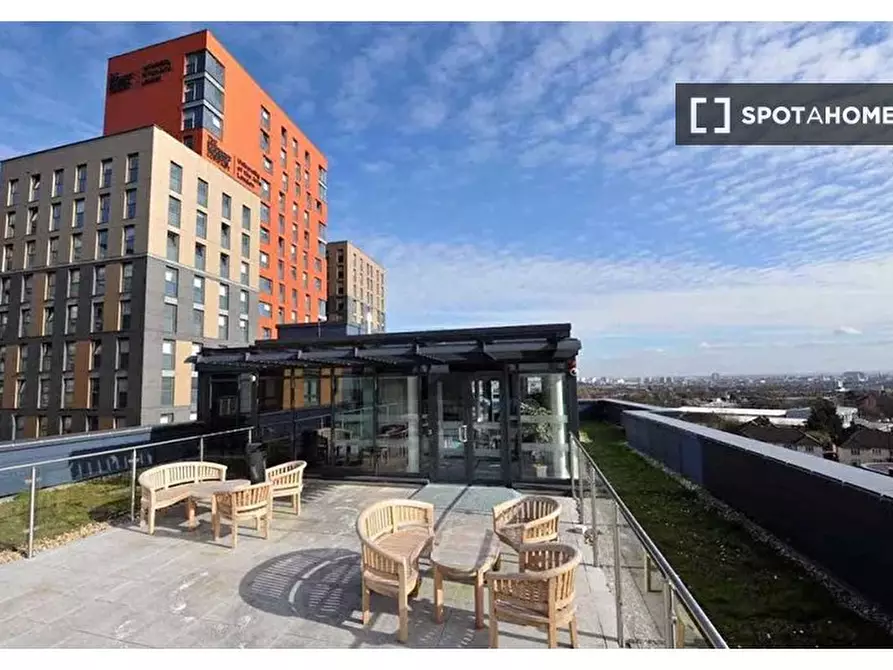 Immagine 9 di Residence in affitto  in Portal Way a Ealing