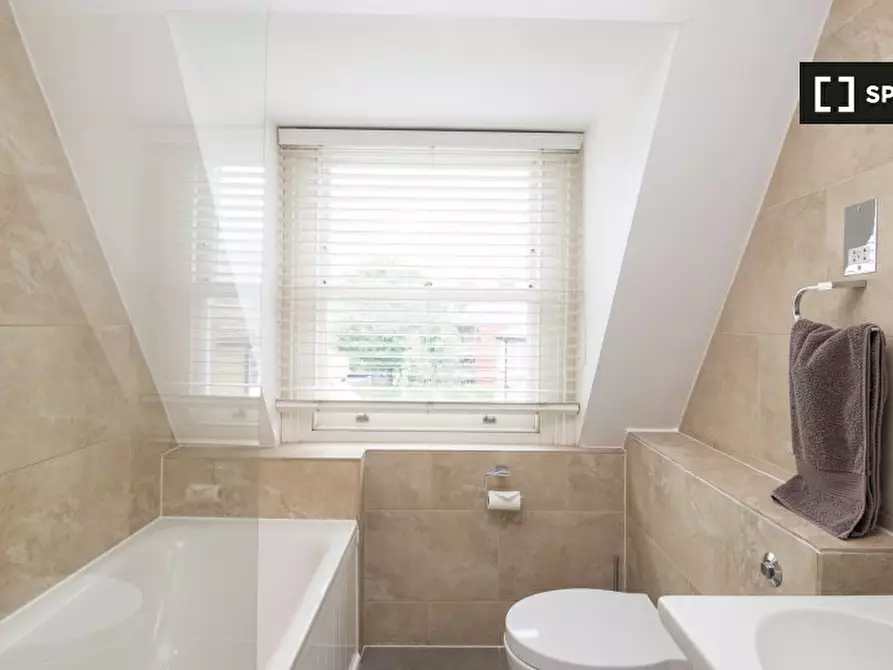 Immagine 9 di Appartamento in affitto  in Waldemar Ave, Fulham, London SW6 5LB, UK a Hammersmith