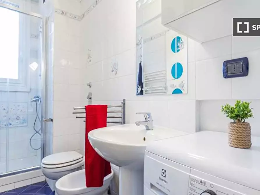 Immagine 17 di Camera condivisa in affitto  in Via Andrea Solari a Milano