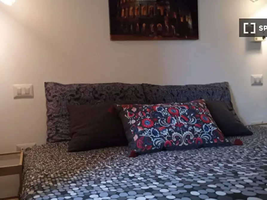 Immagine 4 di Camera condivisa in affitto  in V.le Leonardo da Vinci a Roma