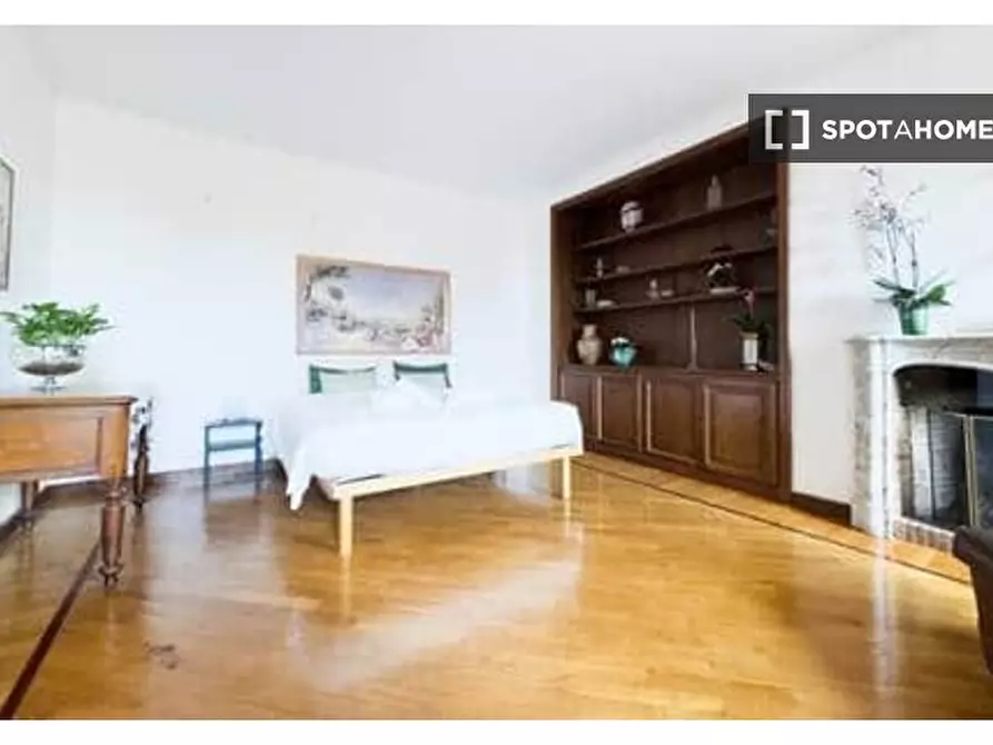 Immagine 12 di Appartamento in affitto  in Via Giulia a Roma