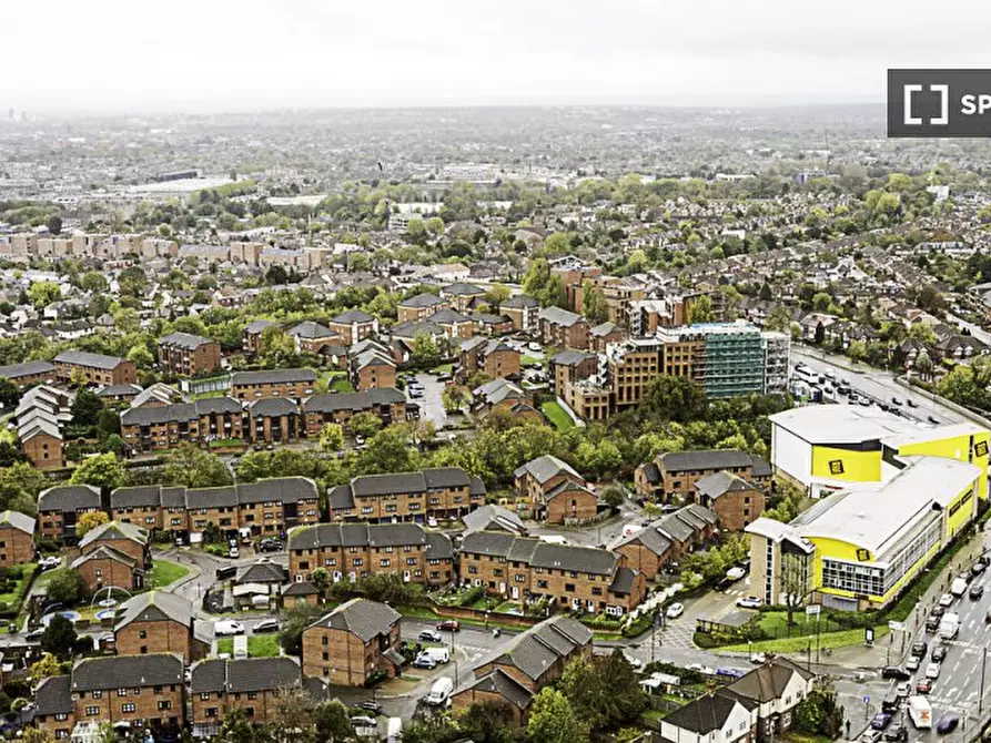 Immagine 15 di Appartamento in affitto  in Icon Tower a Ealing