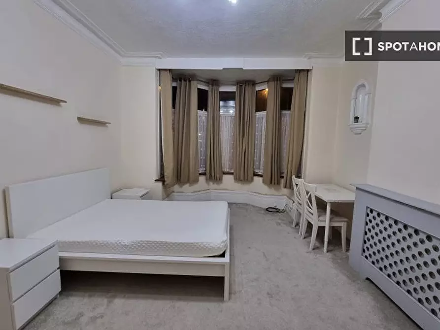 Immagine 2 di Camera condivisa in affitto  in Colson Rd a Croydon