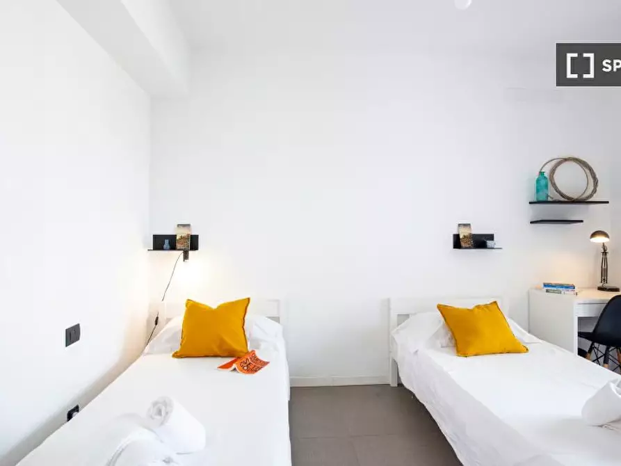 Immagine 3 di Camera condivisa in affitto  in Via Luigi Mercantini a Milano