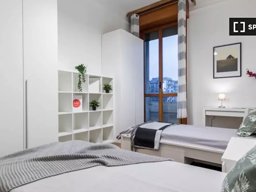 Immagine 2 di Camera condivisa in affitto  in Viale Regina Margherita a Milano