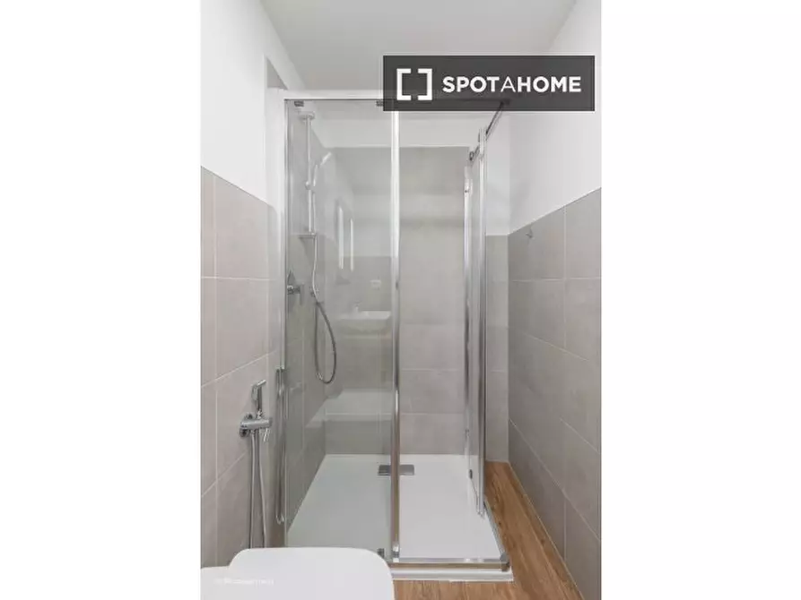 Immagine 8 di Camera condivisa in affitto  in San Giovanni a Trento