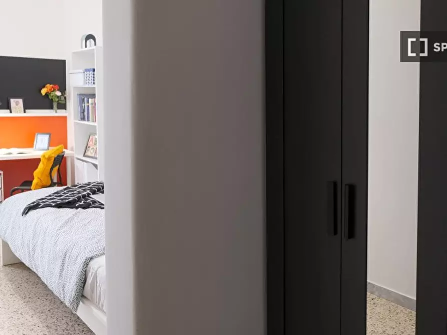 Immagine 4 di Camera condivisa in affitto  in Vico Campane a Donnalbina n. a Napoli