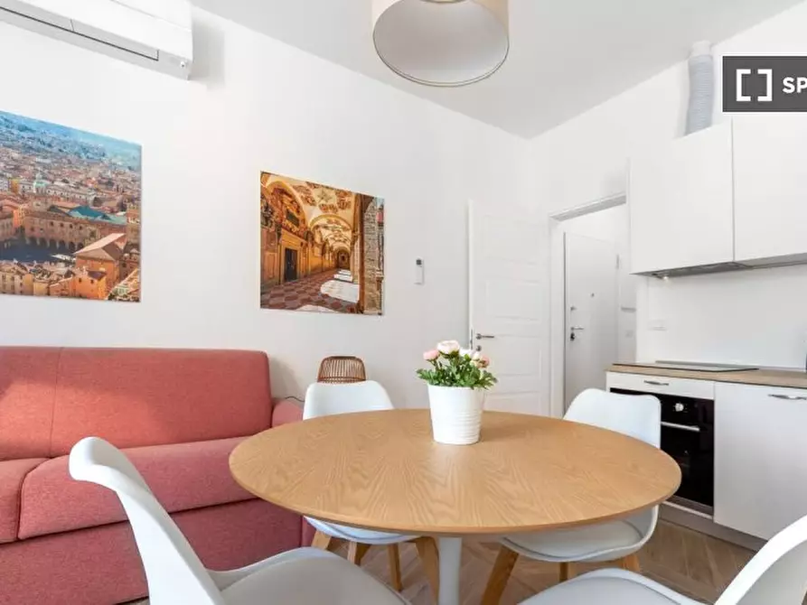 Immagine 12 di Appartamento in affitto  in Via Giuseppe Massarenti a Bologna