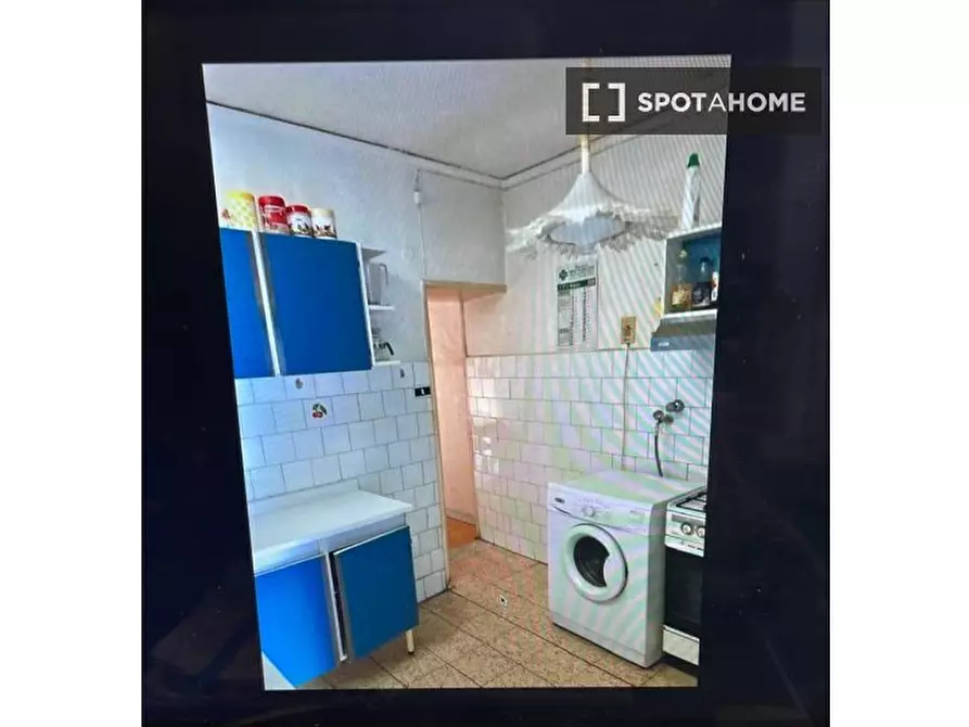 Immagine 7 di Camera condivisa in affitto  in P.za Cavour a Napoli