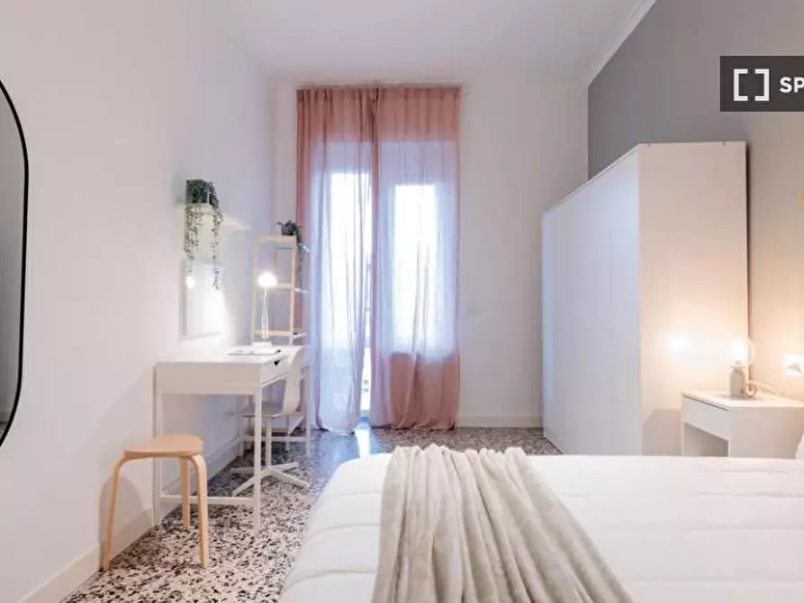 Immagine 2 di Camera condivisa in affitto  in Piazza Carducci a Torino