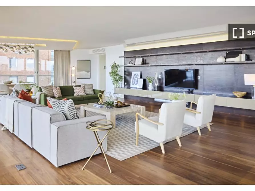 Immagine 10 di Appartamento in affitto  in Hester Rd a Wandsworth