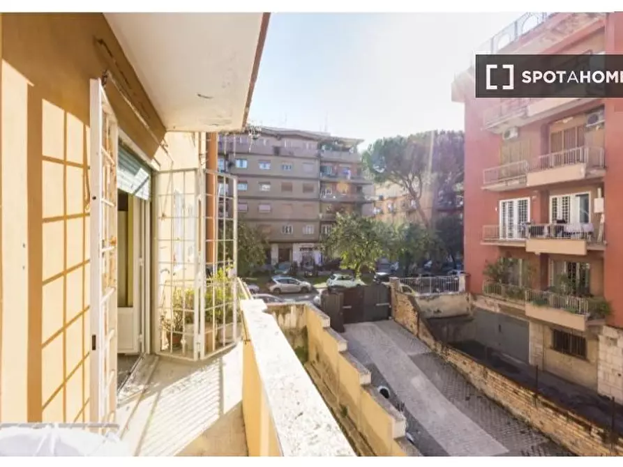 Immagine 5 di Camera condivisa in affitto  in Via Giulio Aristide Sartorio, 00147 Roma RM, Italy a Roma