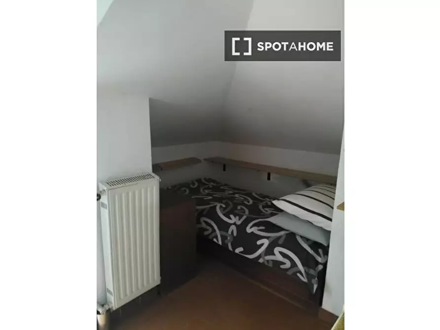 Immagine 2 di Camera condivisa in affitto  in Via delle Carrozze a Rocca Priora