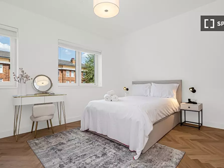 Immagine 12 di Appartamento in affitto  in E Waldeck Rd a Hounslow