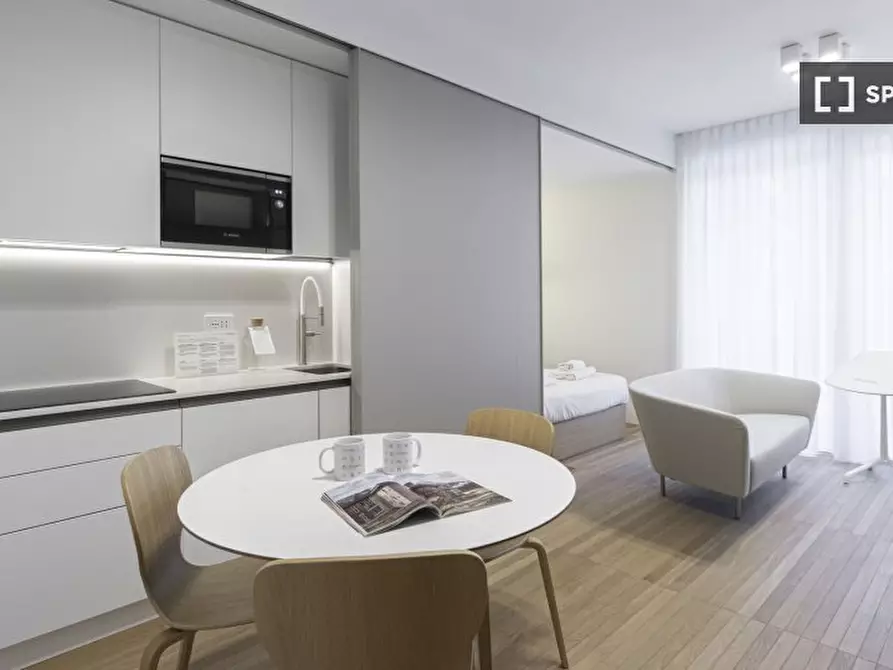 Immagine 1 di Appartamento in affitto  in Via Stresa a Milano