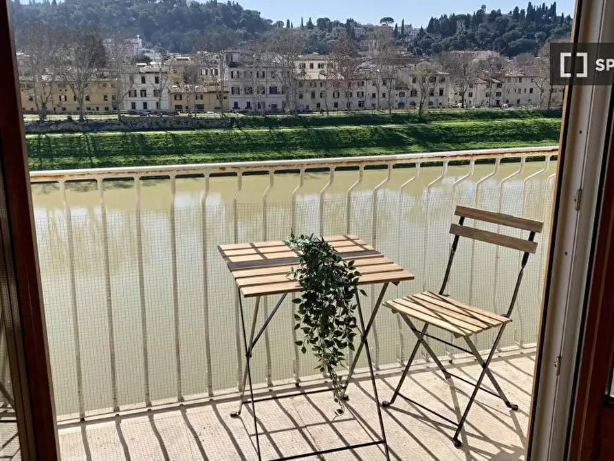 Immagine 1 di Camera condivisa in affitto  in LUNGARNO VESPUCCI a Firenze