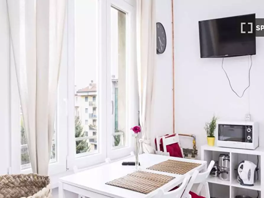 Immagine 11 di Camera condivisa in affitto  in Viale Carlo Espinasse a Milano