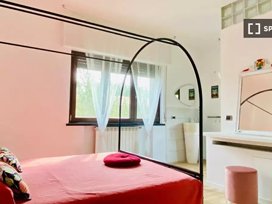 Immagine 17 di Camera condivisa in affitto  in Via Sesto Calende a Milano