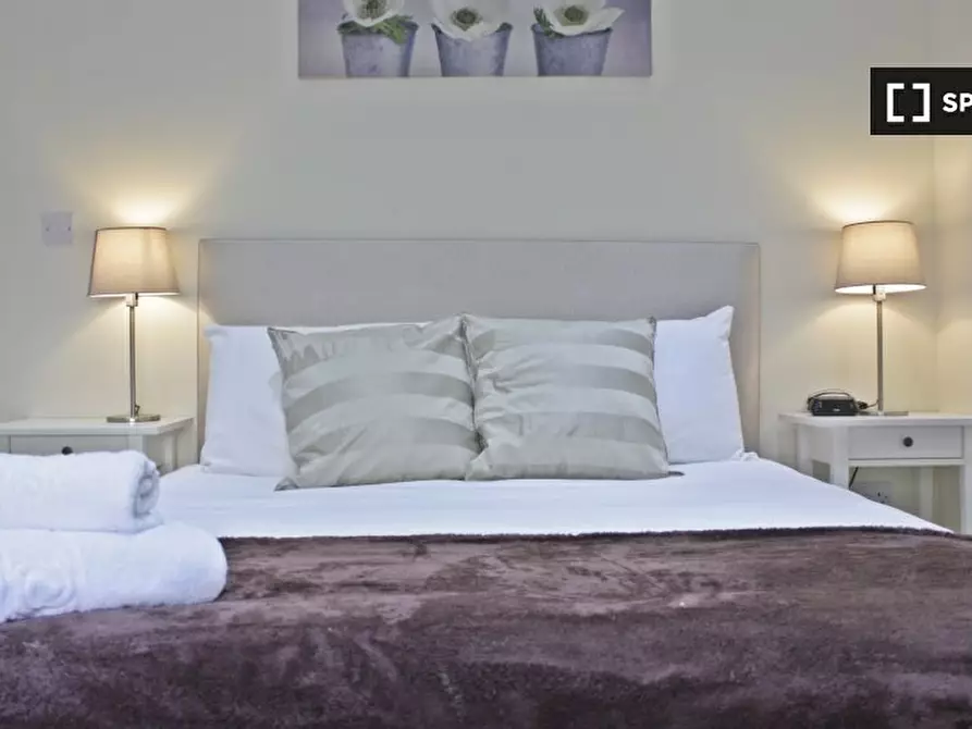 Immagine 15 di Appartamento in affitto  in Ladbroke Grove a Kensington