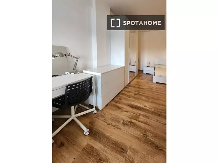 Immagine 2 di Camera condivisa in affitto  in Largo Luigi Antonelli a Roma