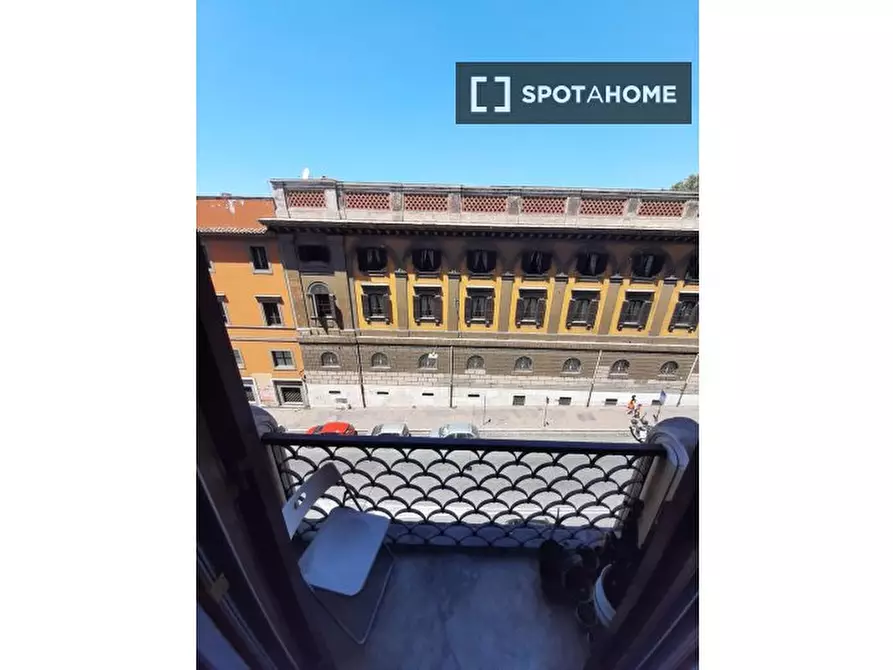 Immagine 6 di Camera condivisa in affitto  in Via Cavour a Roma