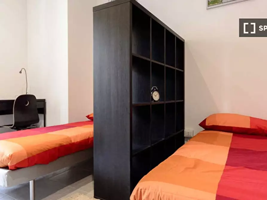 Immagine 1 di Camera condivisa in affitto  in Via Oreste Regnoli a Bologna