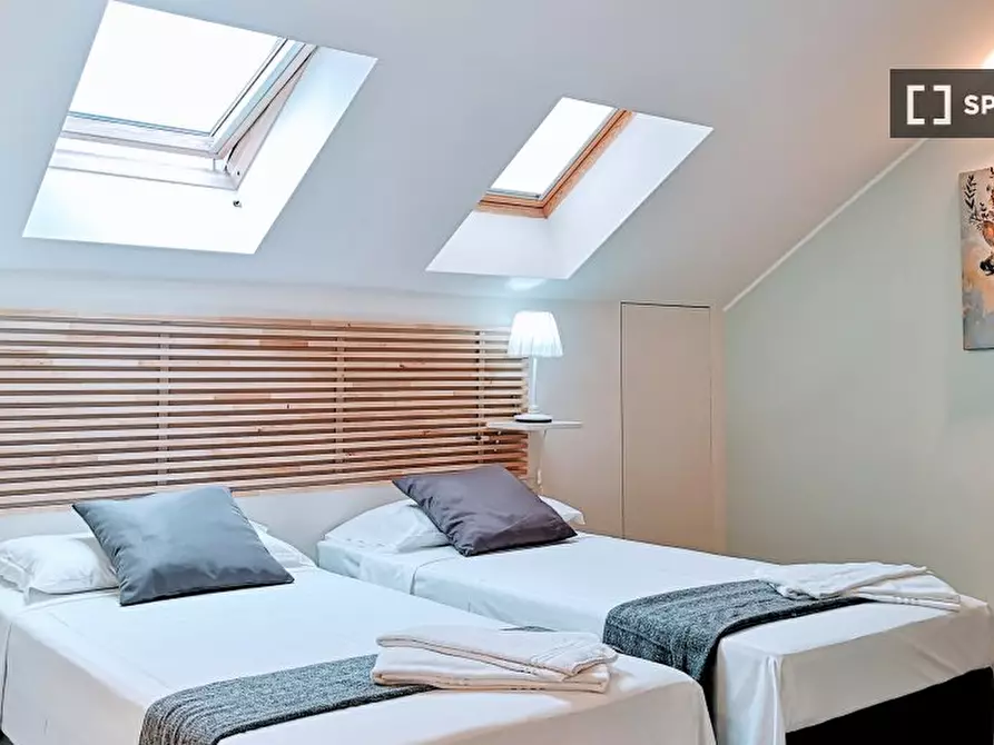 Immagine 19 di Appartamento in affitto  in Via Borromei a Milano