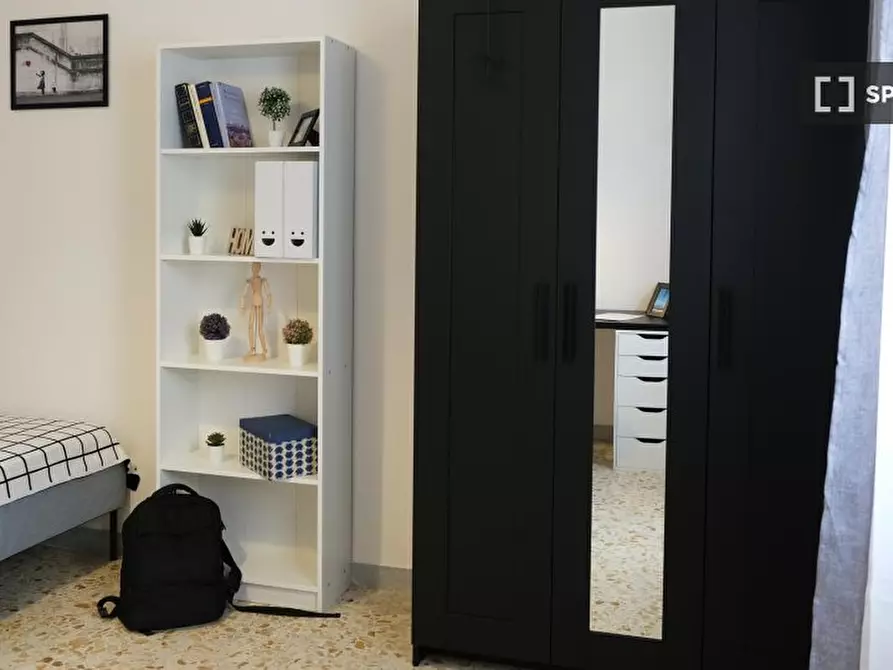 Immagine 6 di Camera condivisa in affitto  in Via Terracina n. fab. A - sc. H int. 27 a Napoli