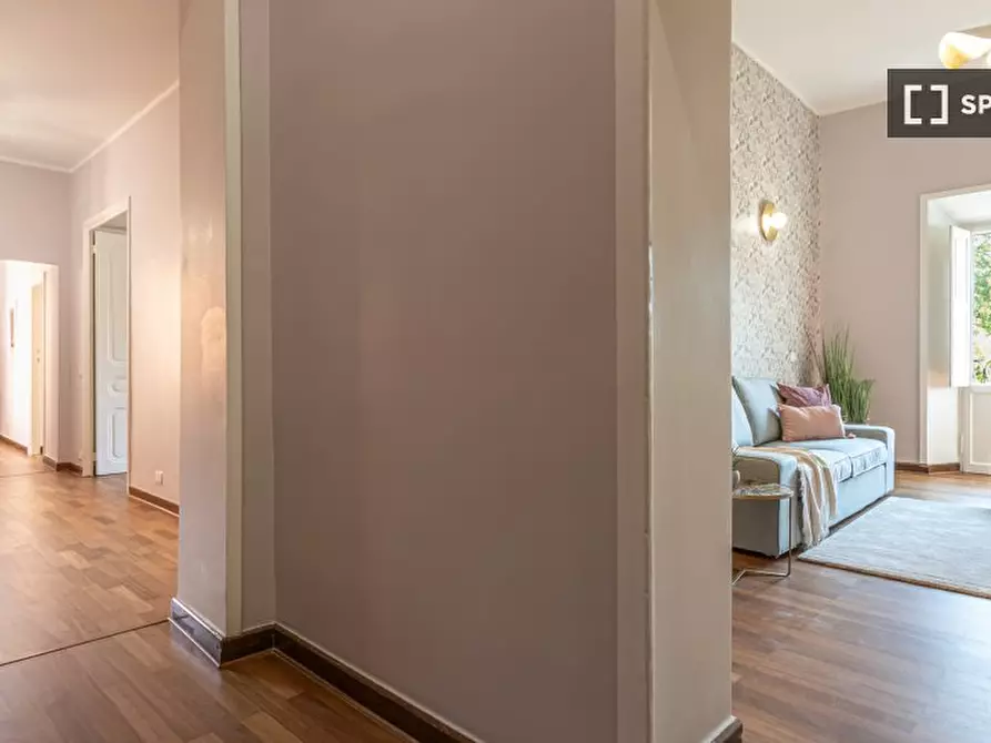 Immagine 9 di Appartamento in affitto  in Via di S. Francesco di Sales a Roma